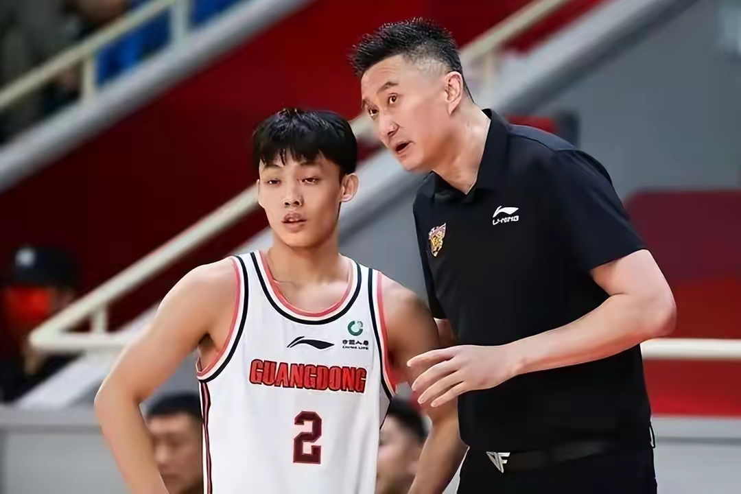 广东男篮心态失调，CBA俱乐部应调整氛围