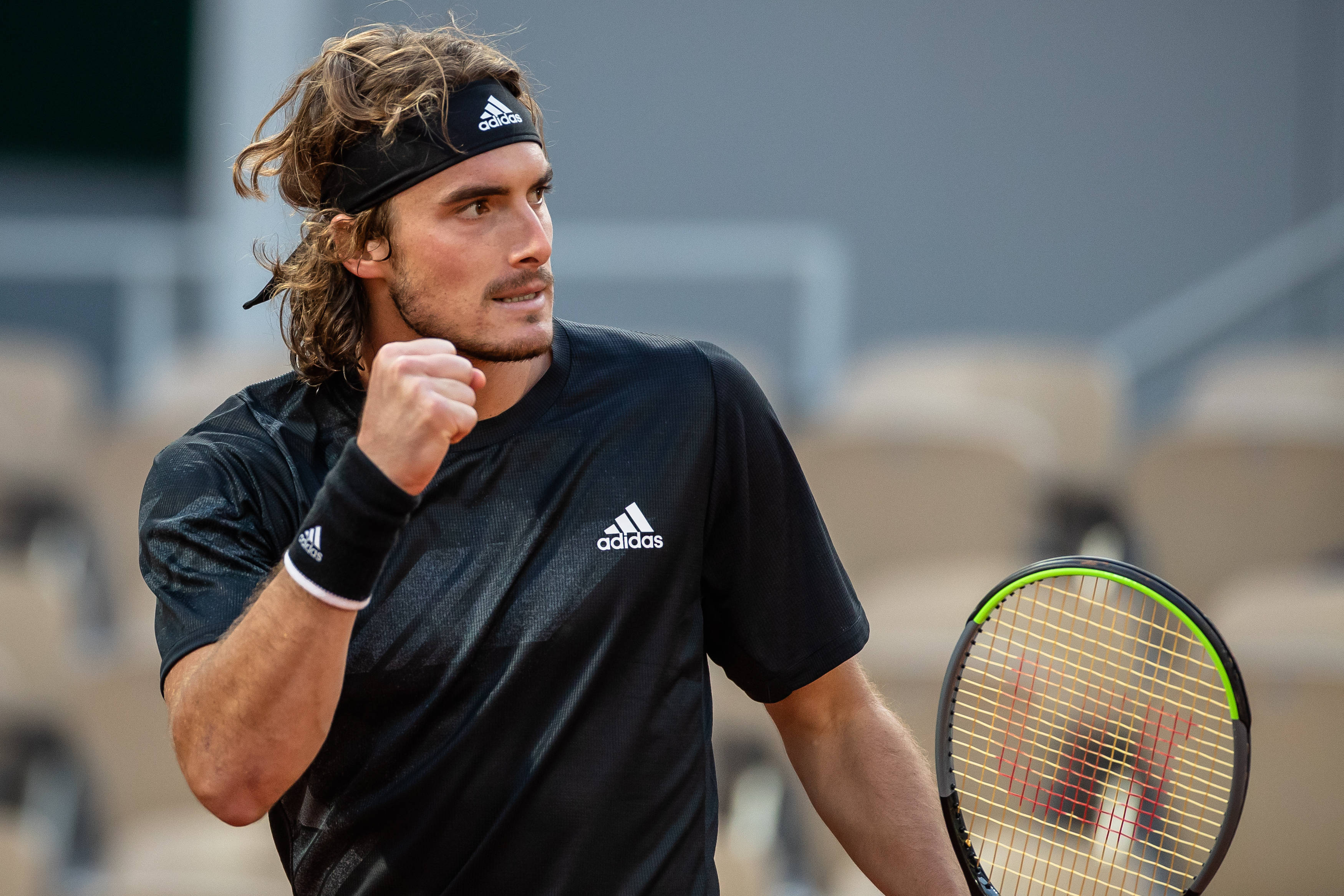 英国网球队险胜法国网球队，西西帕斯一己之力扛起全队的简单介绍