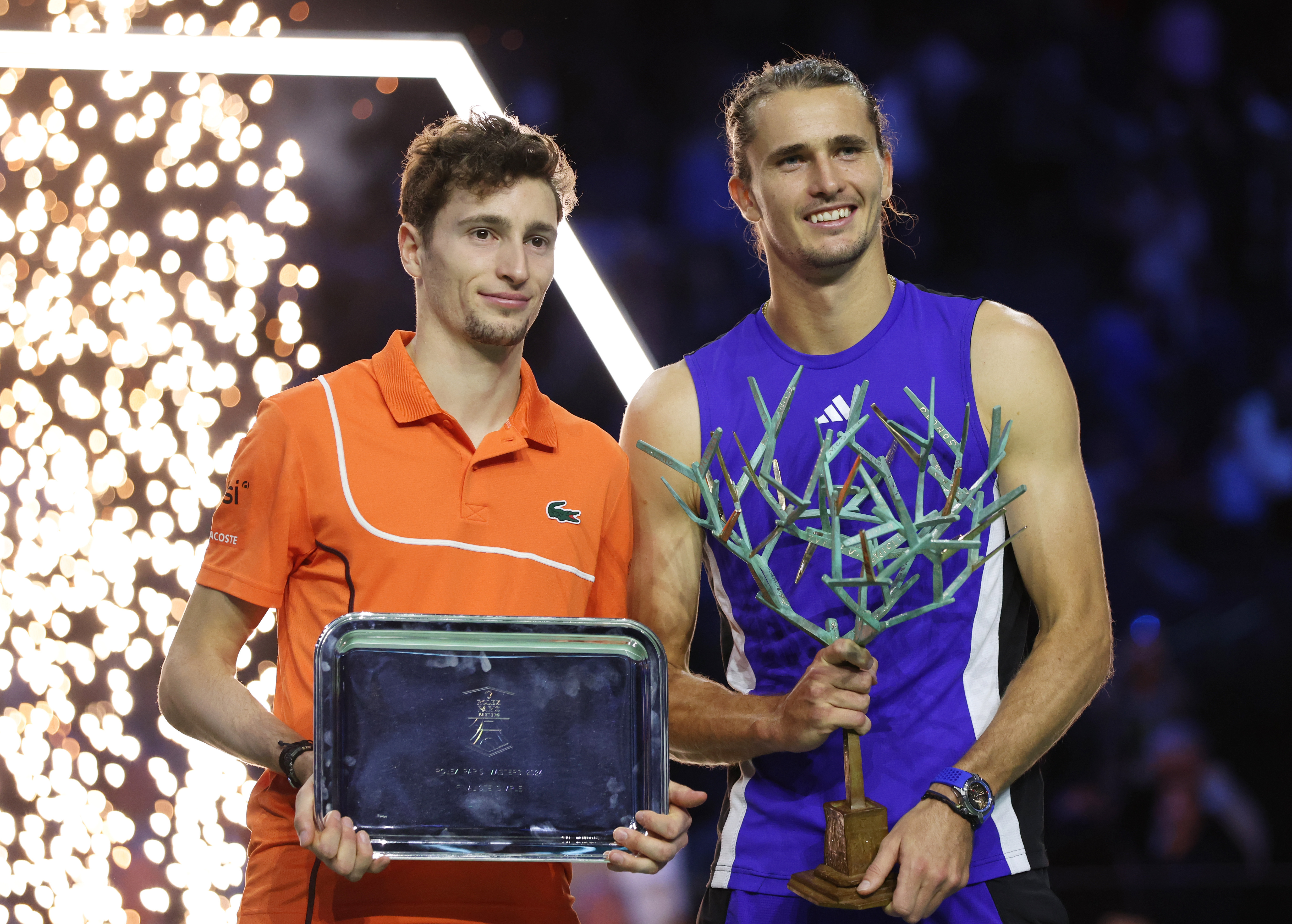 关于法国网球队力克西班牙网球队，兹维列夫关键制胜的信息