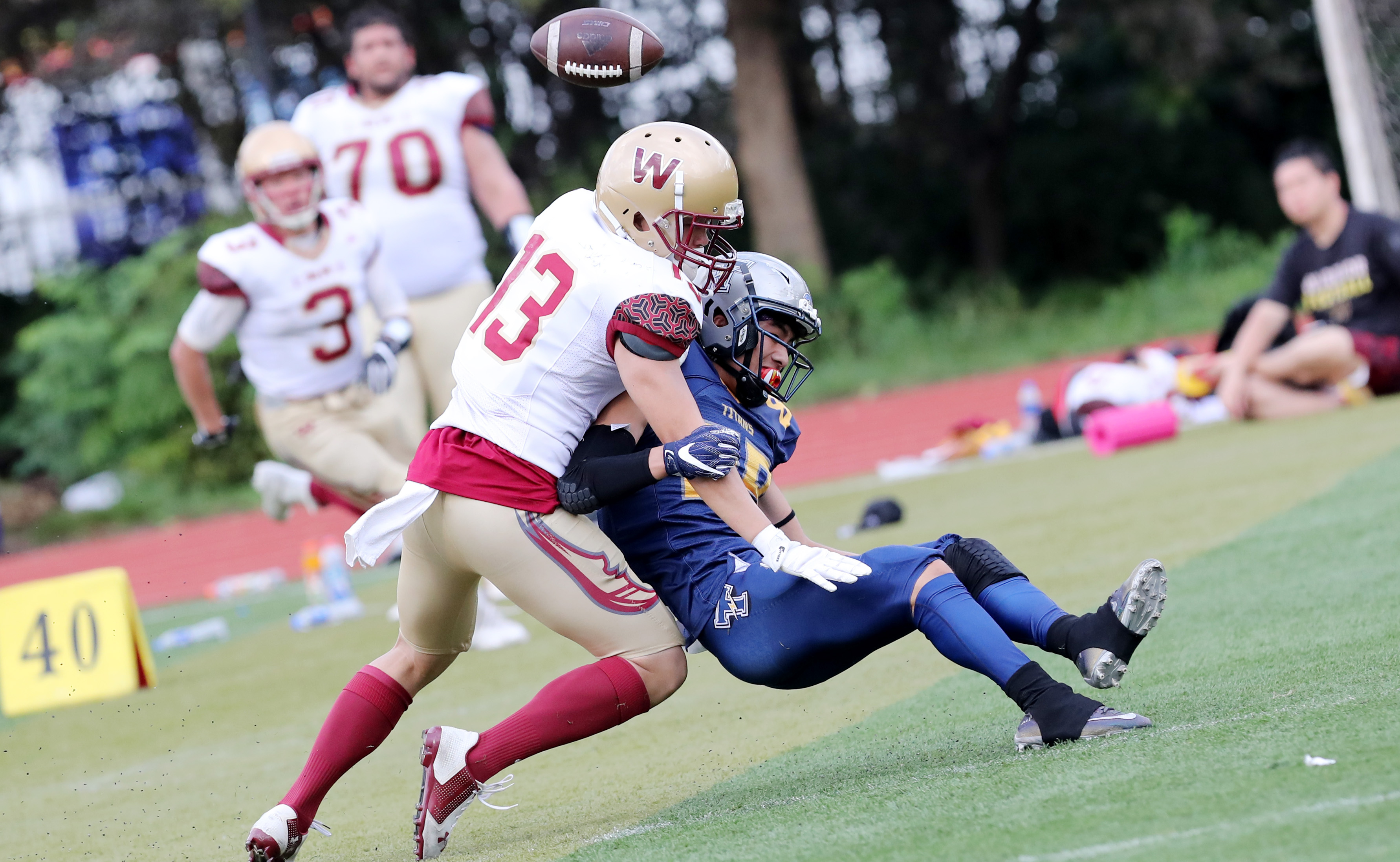 焦点大战：橄榄球上演巅峰碰撞的简单介绍