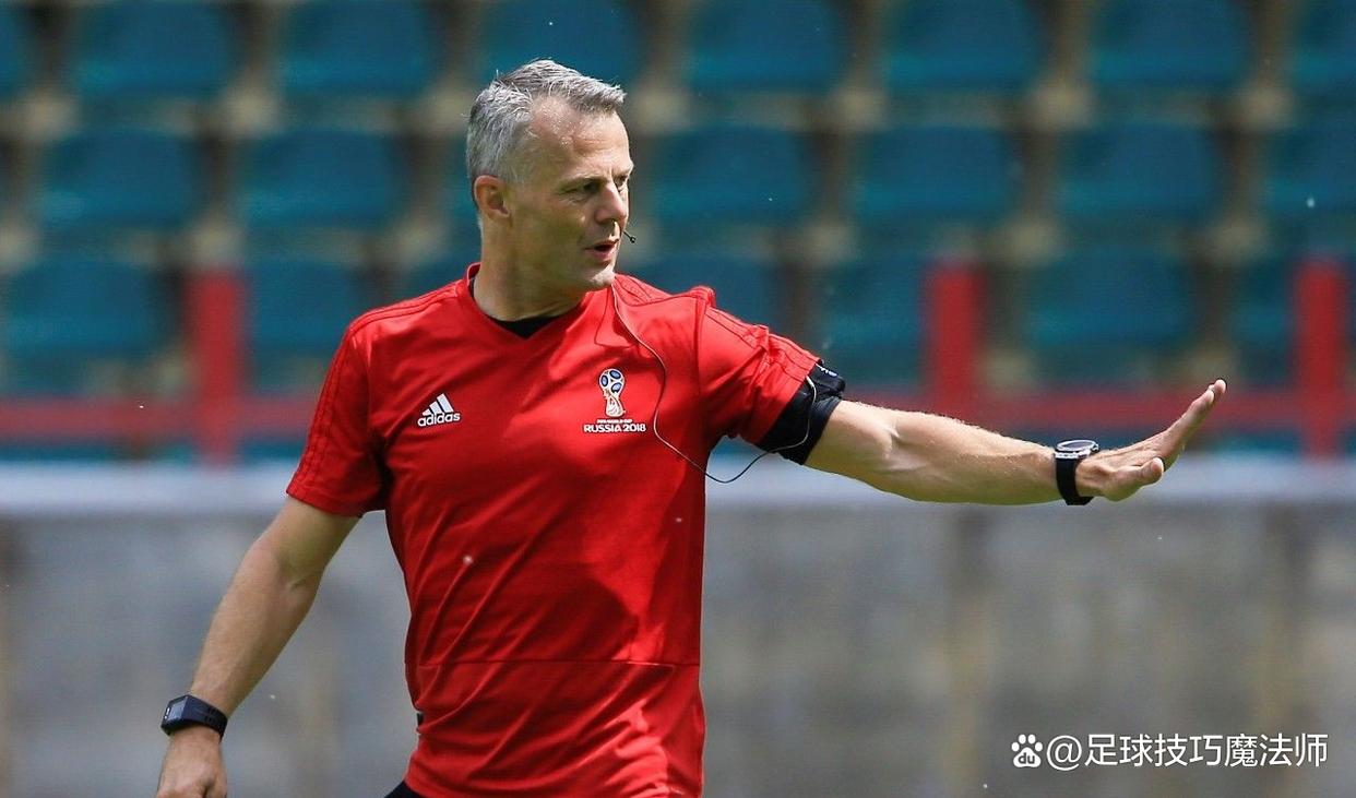 红牌事件引发球员争议，裁判面临压力