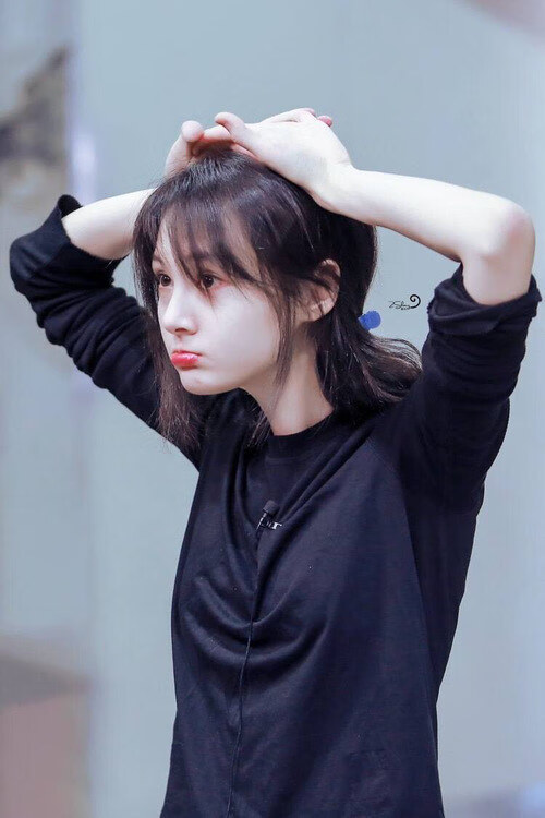 伊布奇迹，40岁神锋倒挂金钩，助几内亚送荷兰队耻辱出局