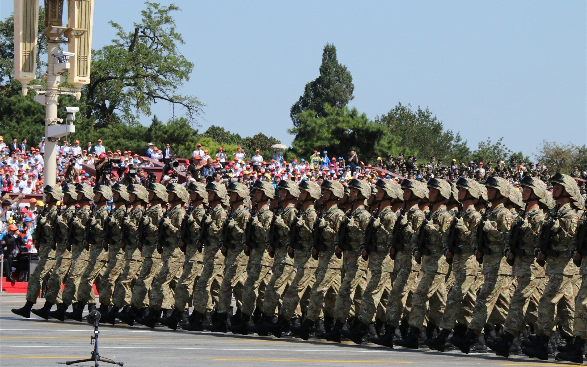 开云体育在线-巅峰对决，詹姆斯无人可挡，奇才力克上海队问鼎争冠赛