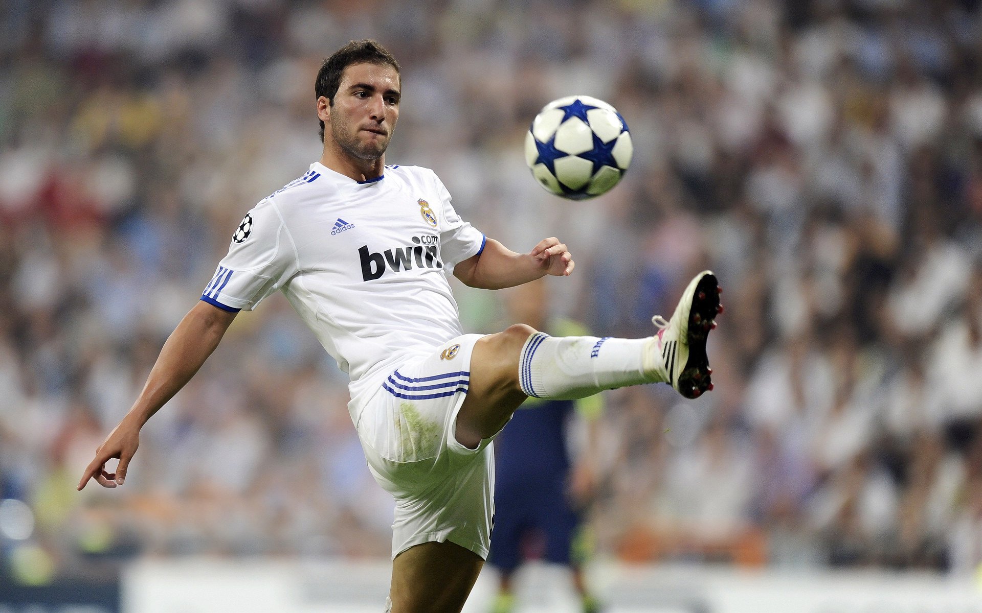 伦纳德钢铁之躯撕裂纽约防线,当个人天赋成为战术无解命题