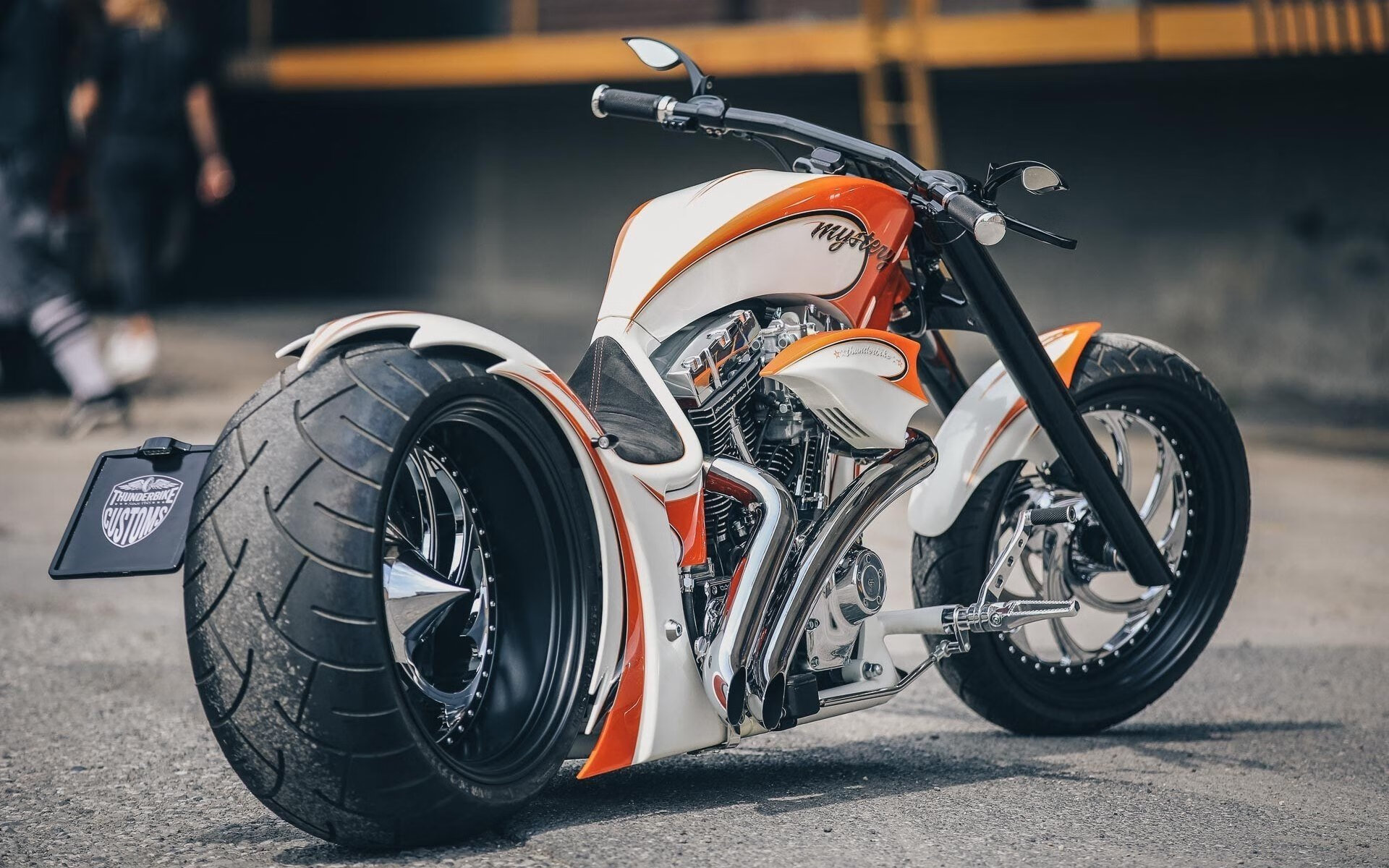 决胜时刻的孤胆英雄，当英超争冠夜映照库里神话