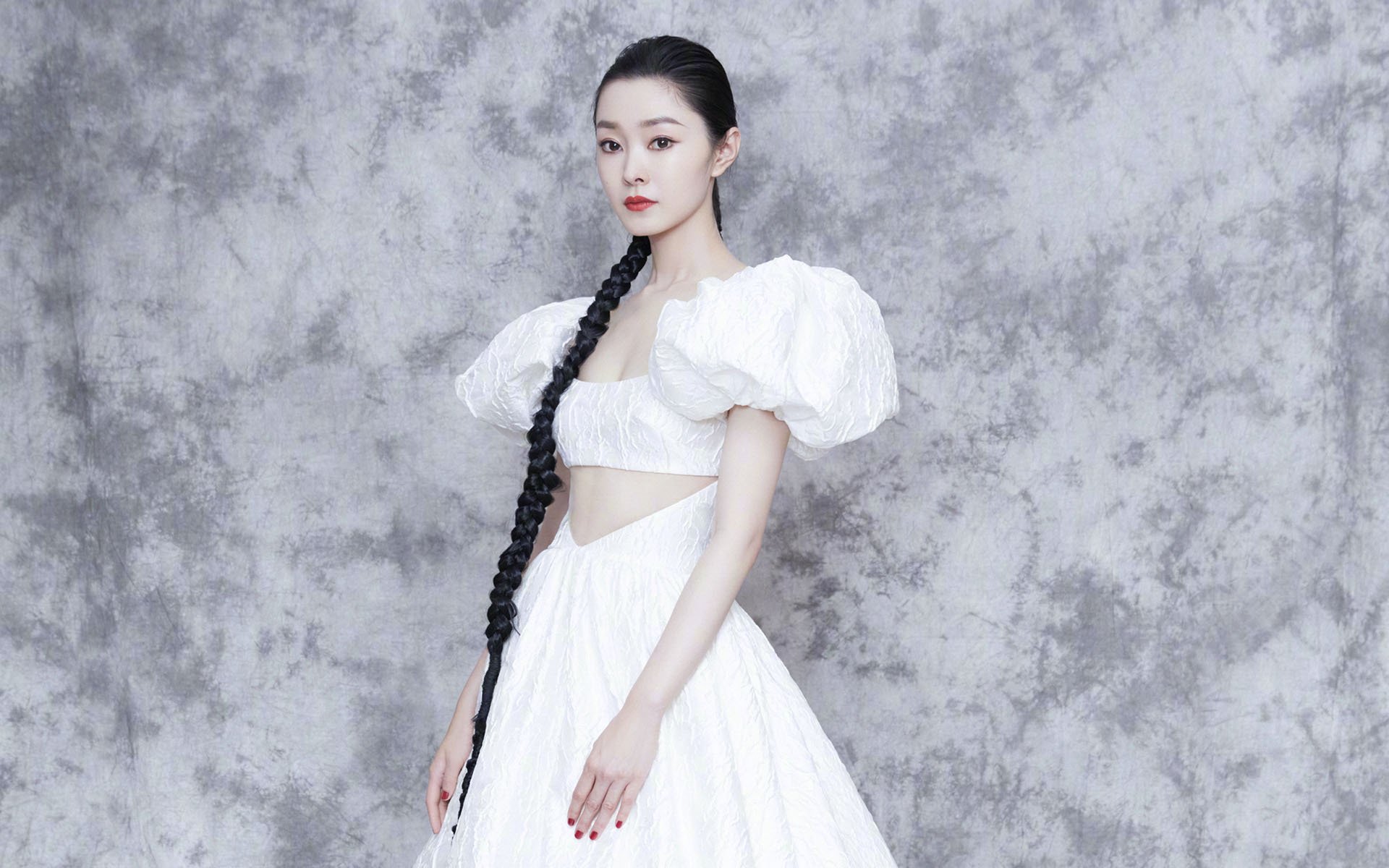 篮球世界双星闪耀，上海队火力压制快船，杰伦格林欧冠半决赛接管比赛